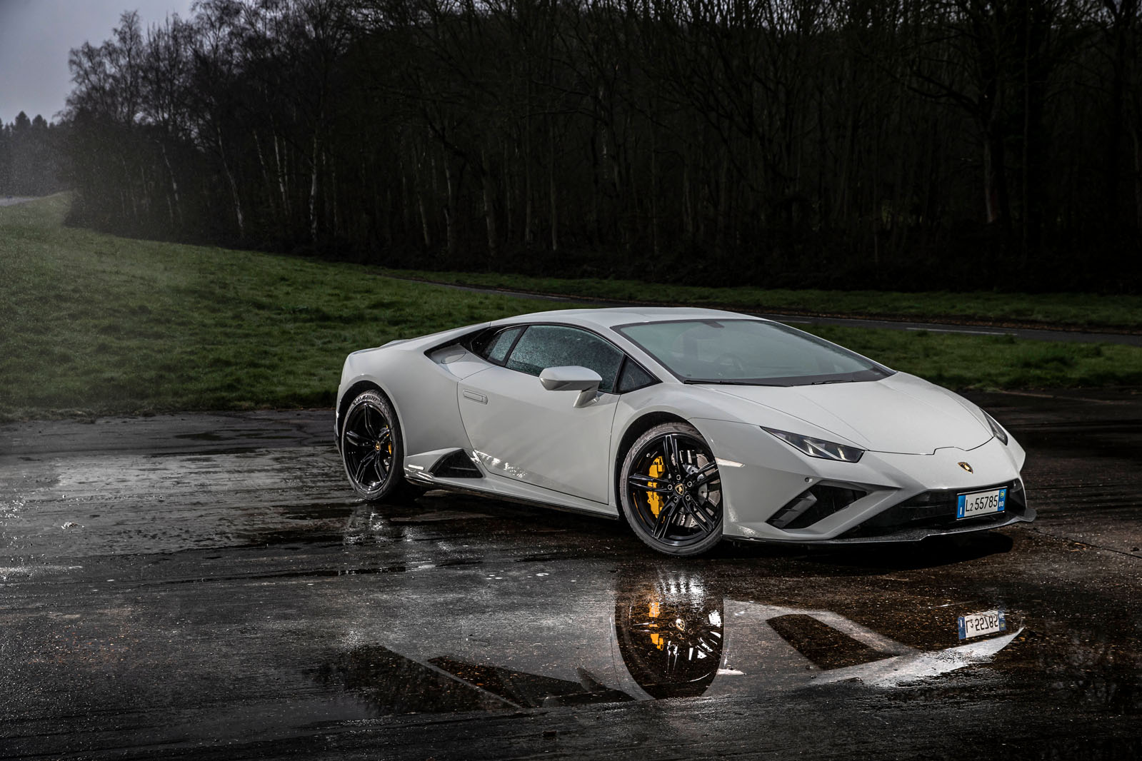 Lamborghini Huracan EVO RWD 2020 road test review - static