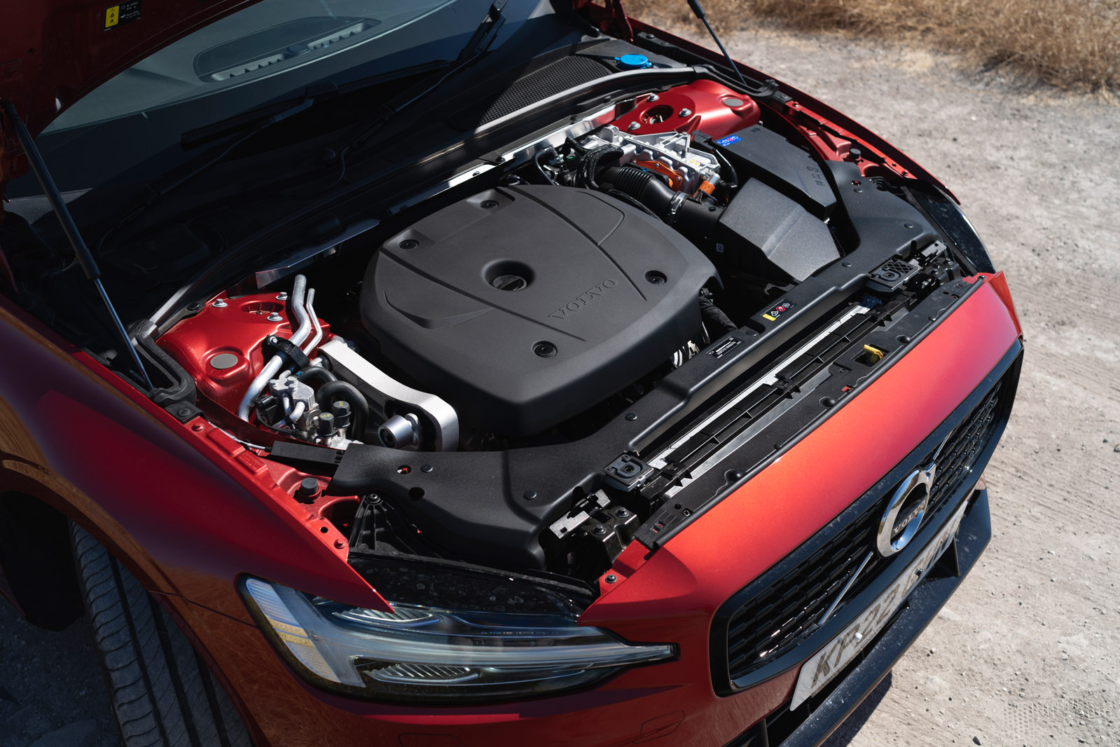 18 Volvo V60 PHEV RT 2022 performance engine