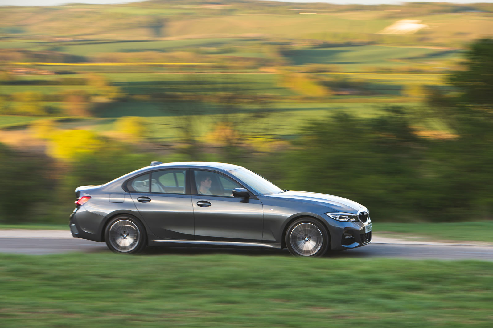 BMW 3 Series 320d 2019 Road Test review - hero side