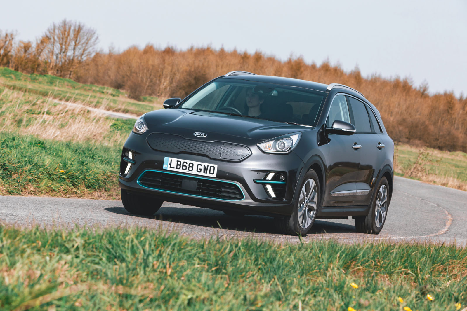 Kia e-Niro 2019 road test review - cornering front