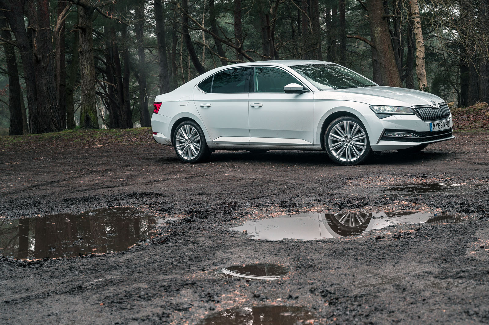 Skoda Superb iV 2020 road test review - static