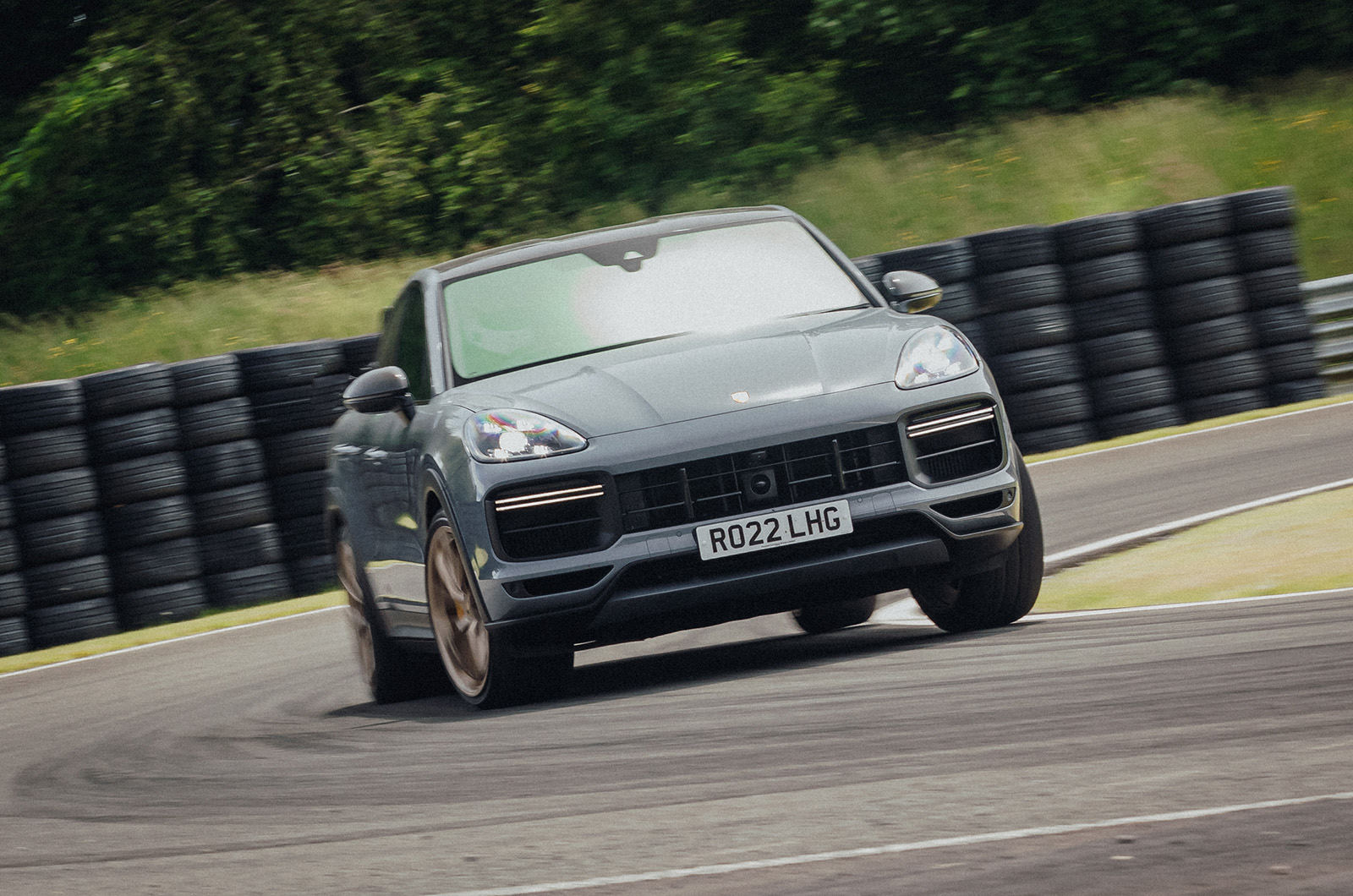 3 Porsche Cayenne Turbo GT frontcorner