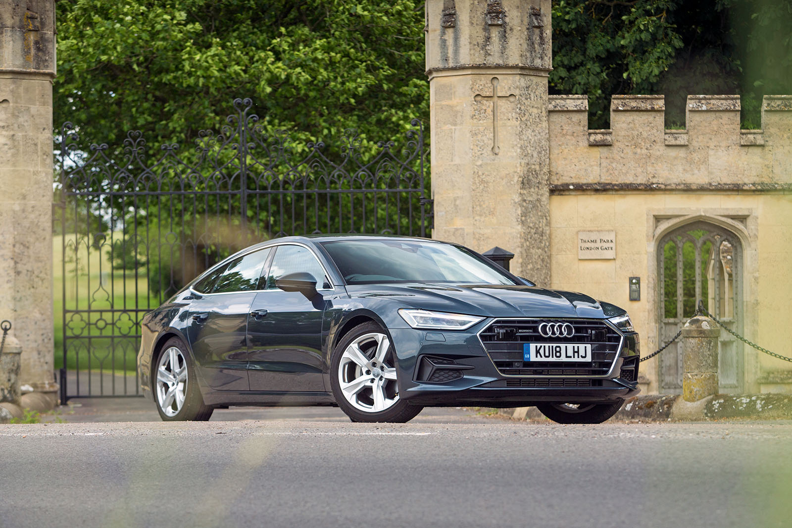 Audi A7 Sportback 2018 road test review hero static