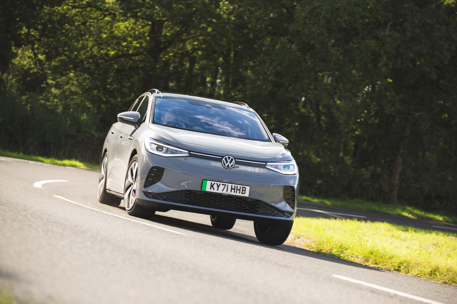 36 Volkswagen ID 4 2021 road test review cornering front