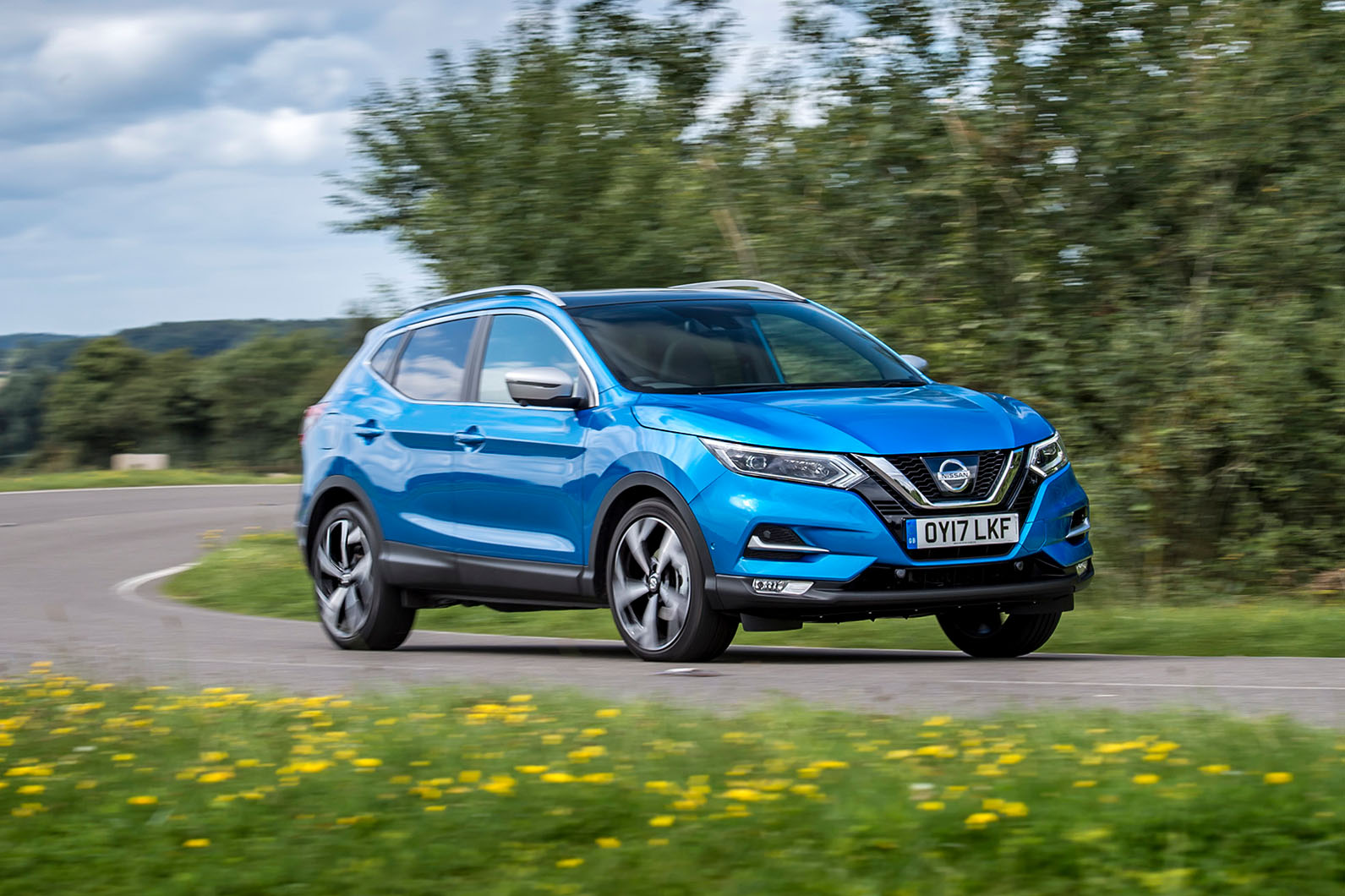 Nissan Qashqai road test review cornering front