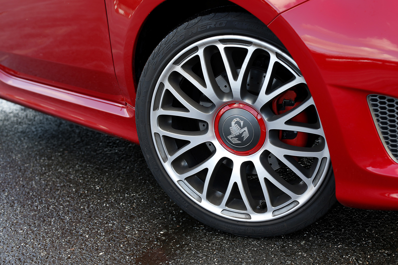 17in Abarth 595 alloy wheels