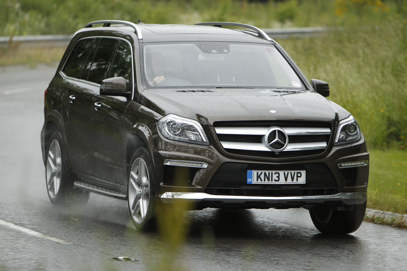 Mercedes-Benz GL cornering