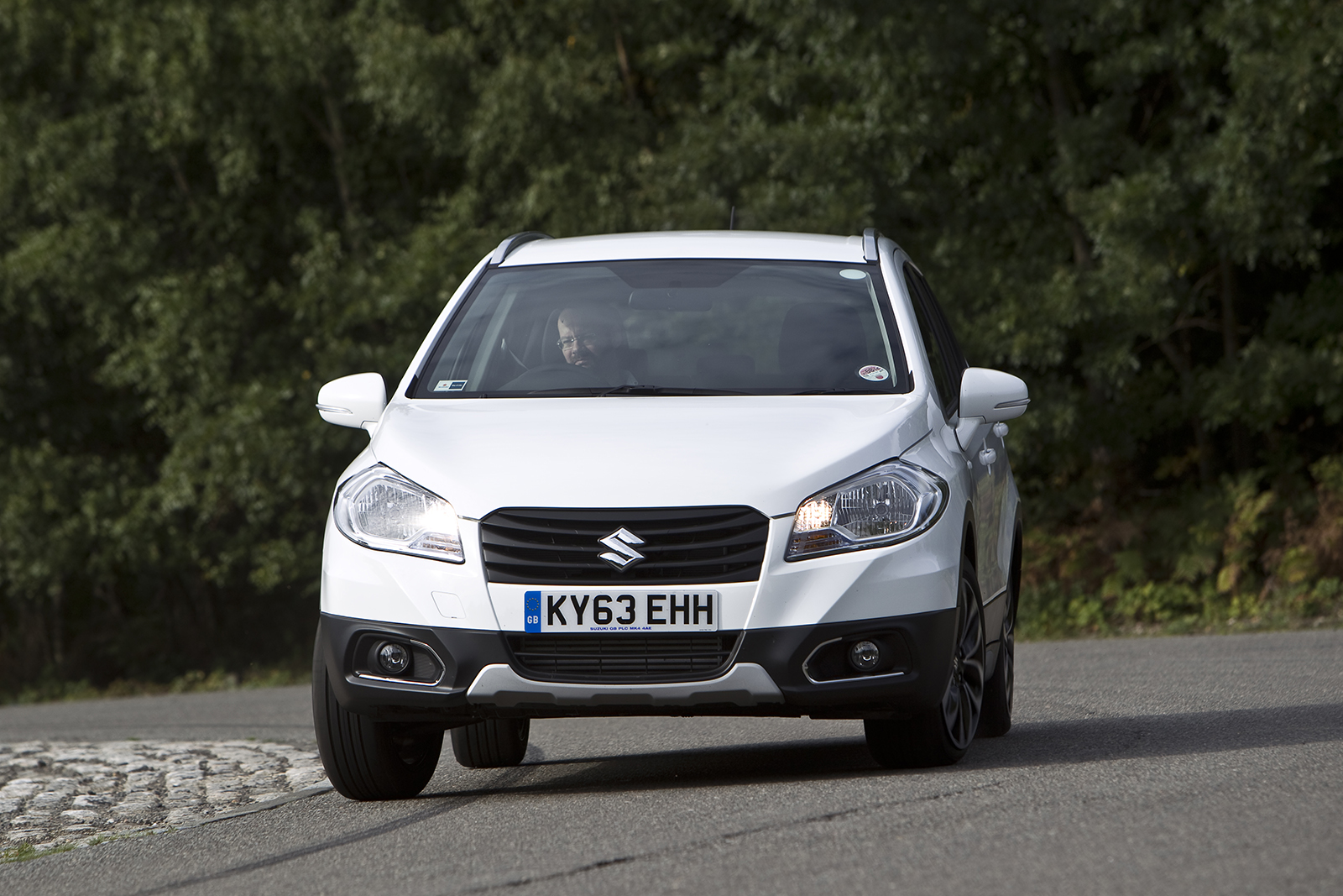 Suzuki S-Cross cornering