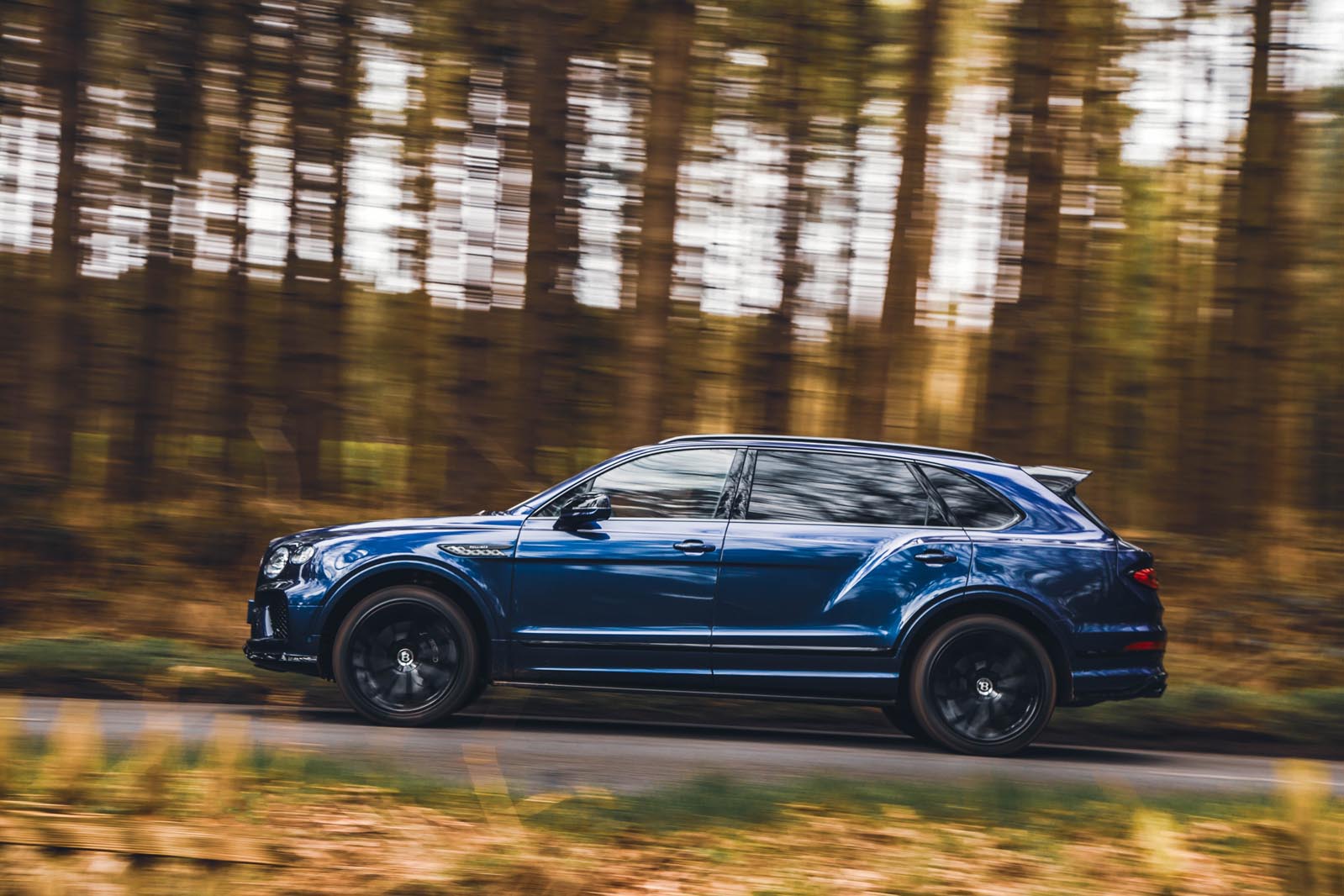 bentley bentayga mulliner ewb review 202402 panning