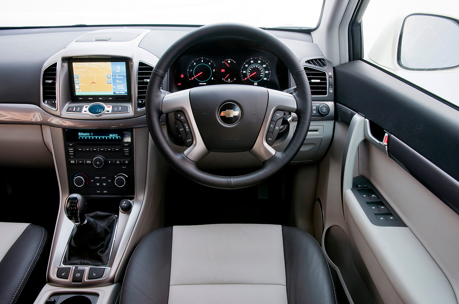 Chevrolet Captiva interior