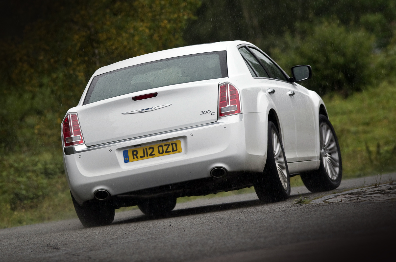 Chrysler 300C hard rear cornering