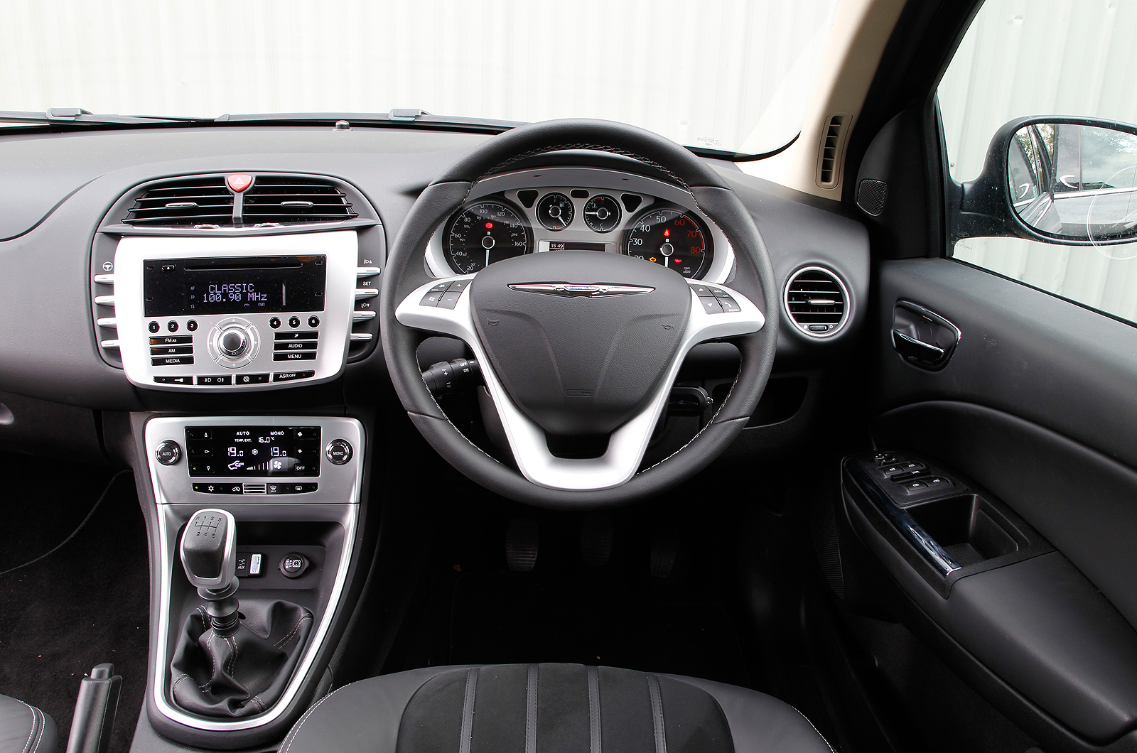 Chrysler Delta interior