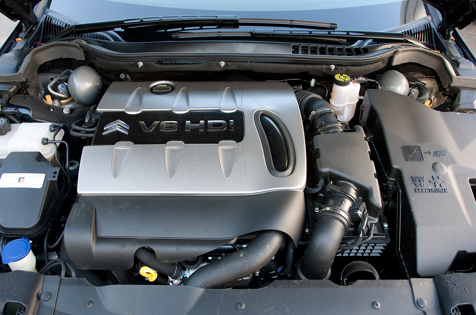 2.2-litre Citroën C5 diesel engine