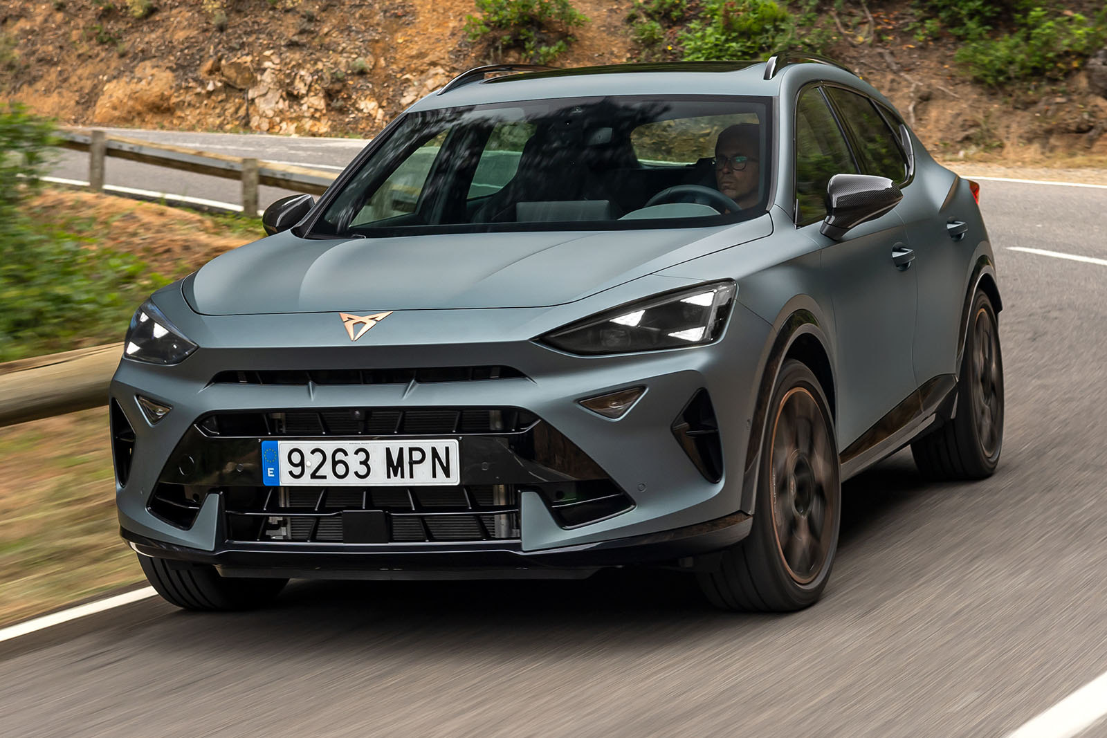 Cupra Formentor 2024 front three quarter lead