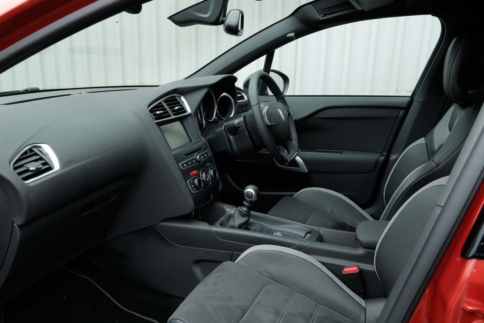 Inside the cabin of the DS 4 Crossback