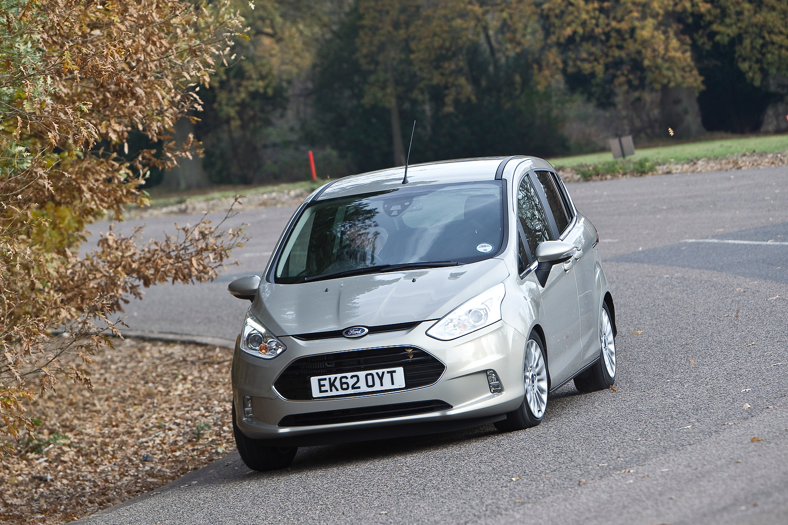 Ford B-Max cornering