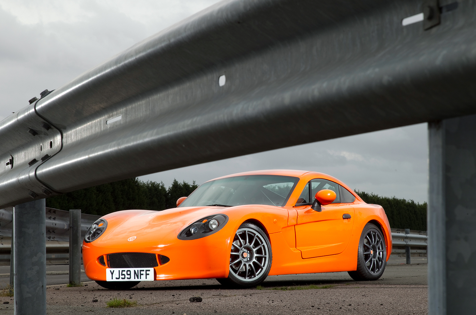 4 star Ginetta G40