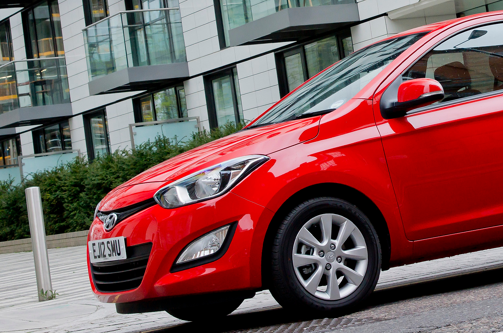 Hyundai i20 front end