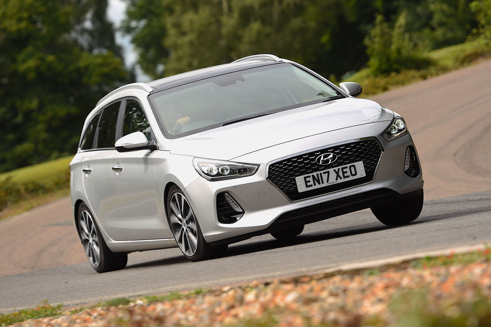 Hyundai i30 cornering