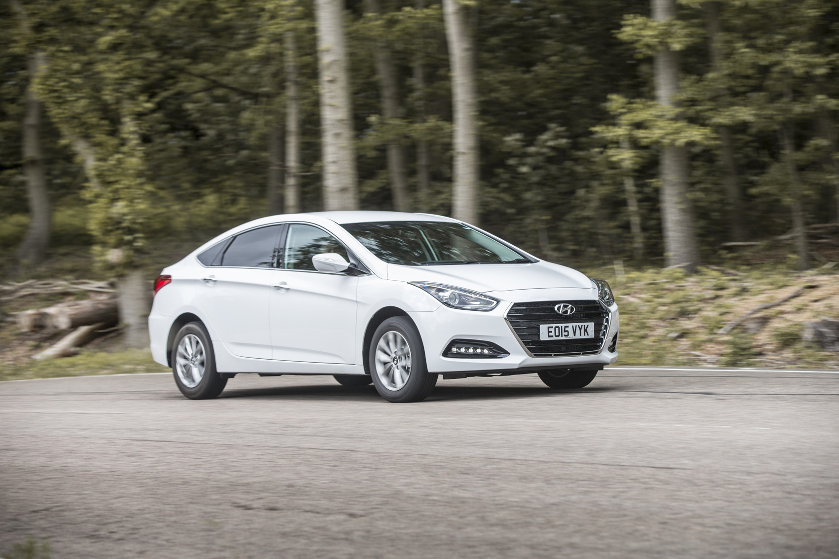 Hyundai i40 side profile