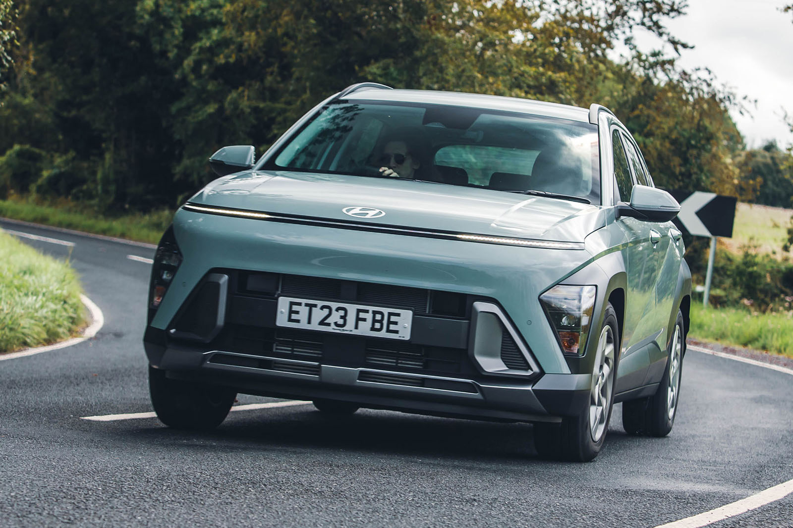 hyundai kona review 2023 01 cornering front