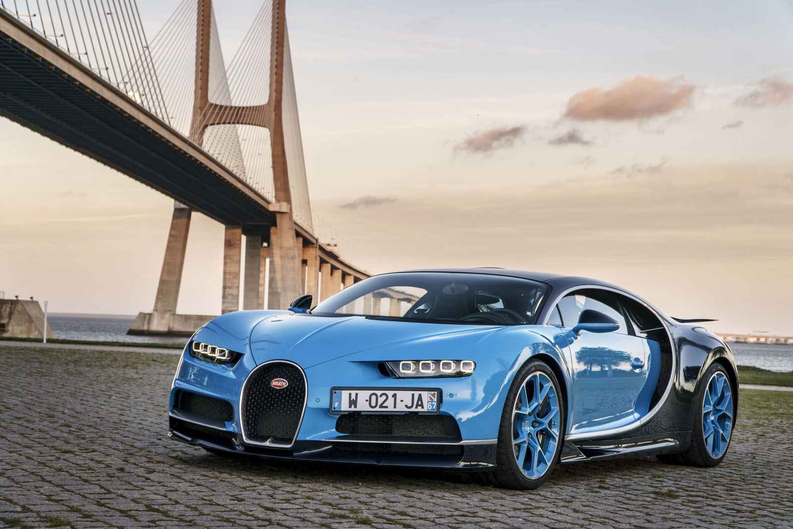 bg blue 198