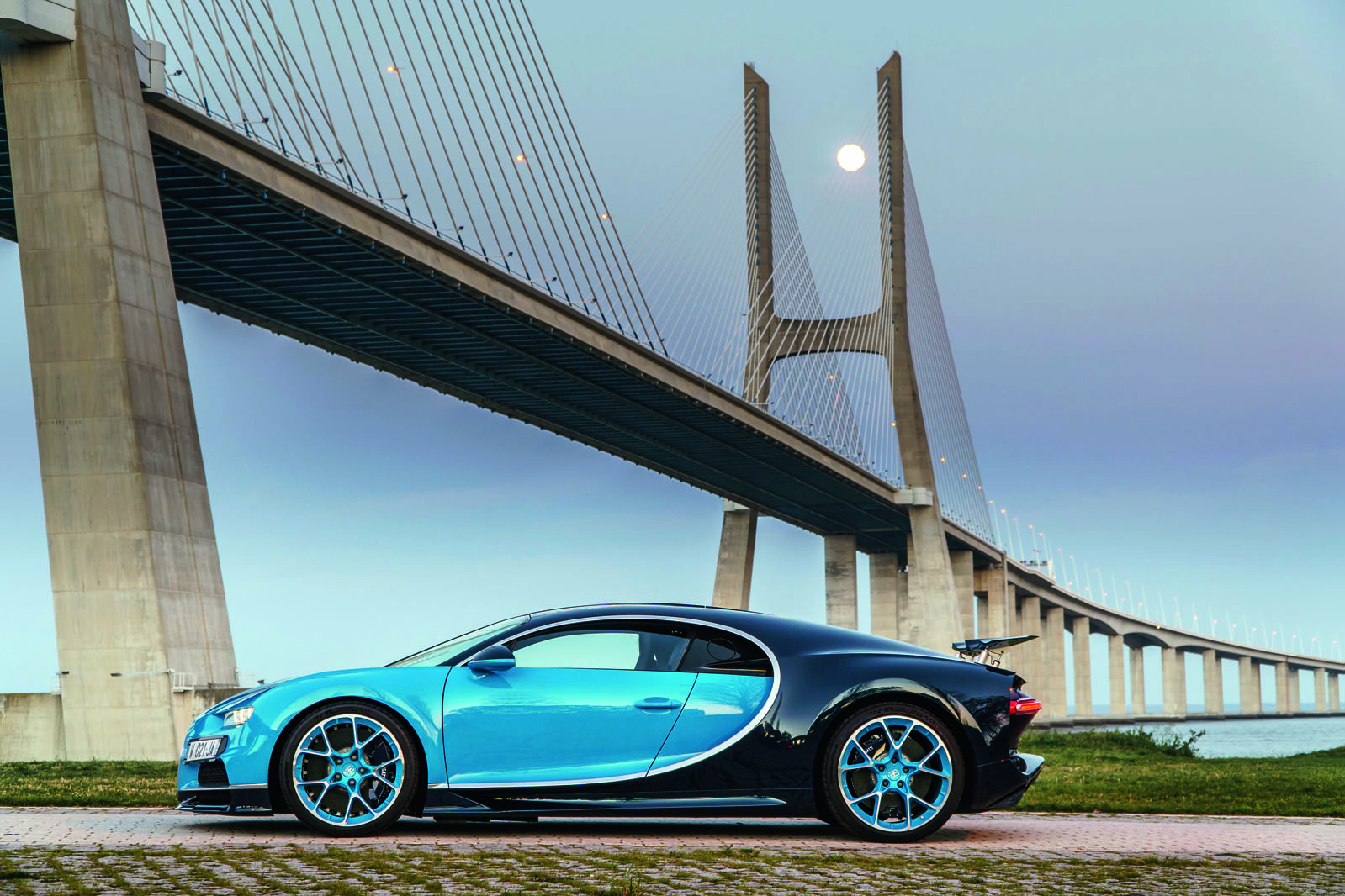 bg blue 215