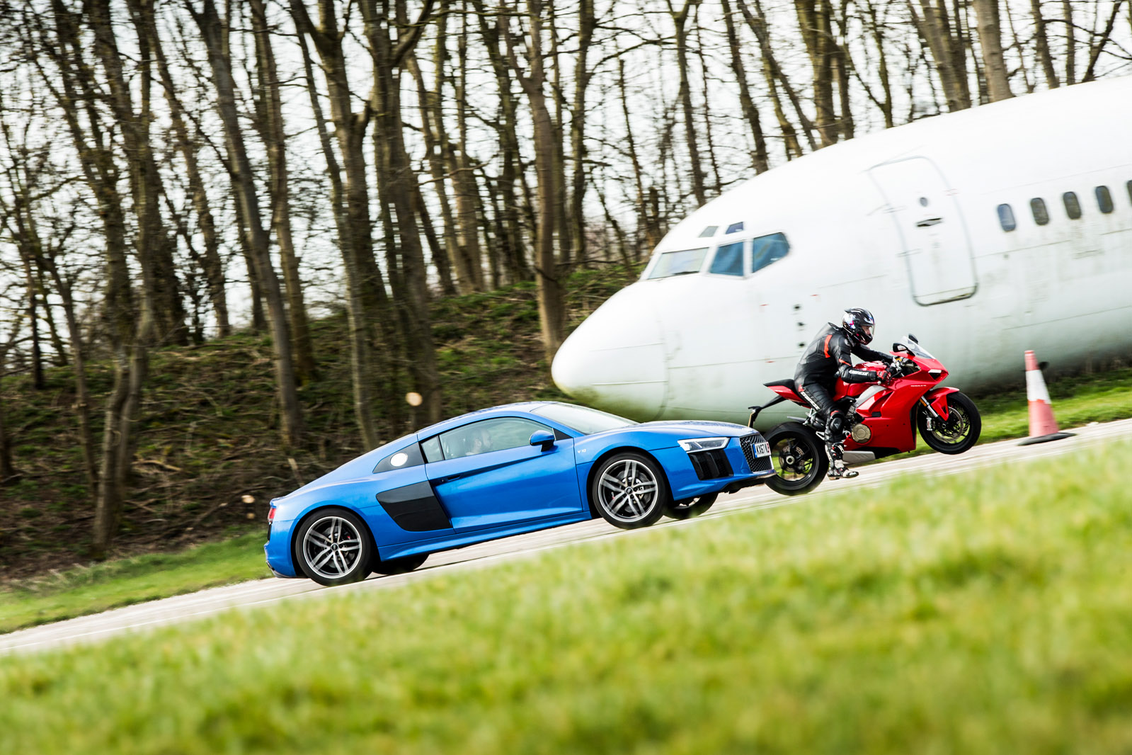 Ducati v r8 d