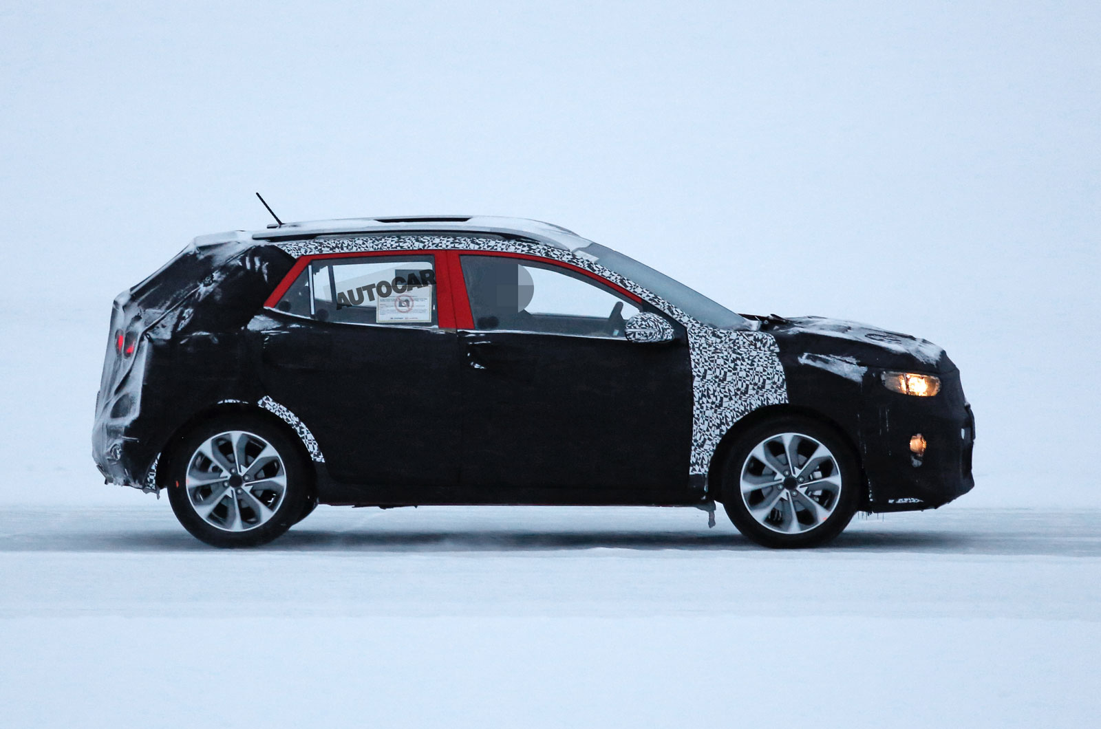 Kia stonic 006
