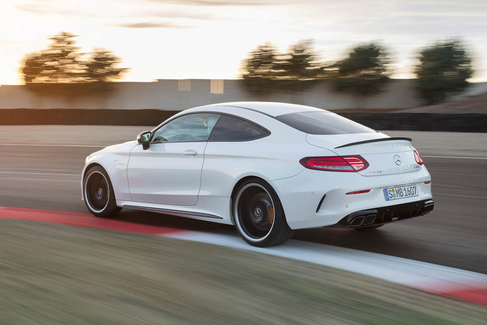 Merc c63 web 4396