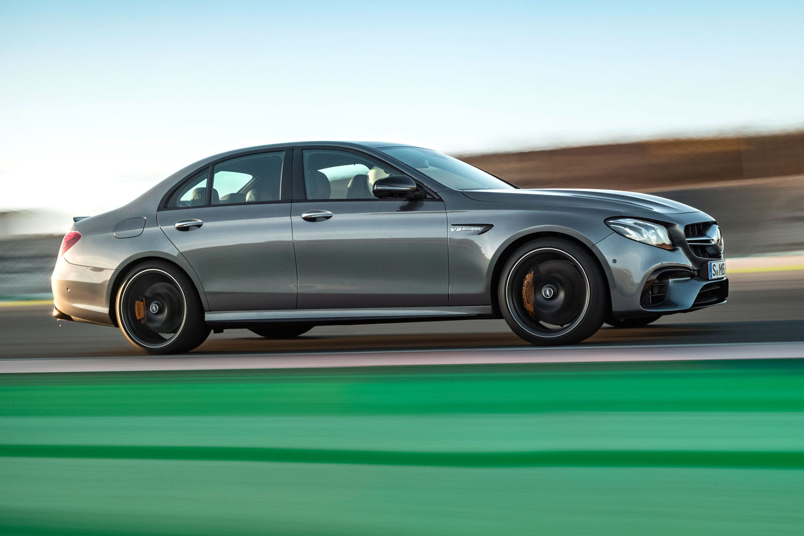 Merc e63 2016 web 10