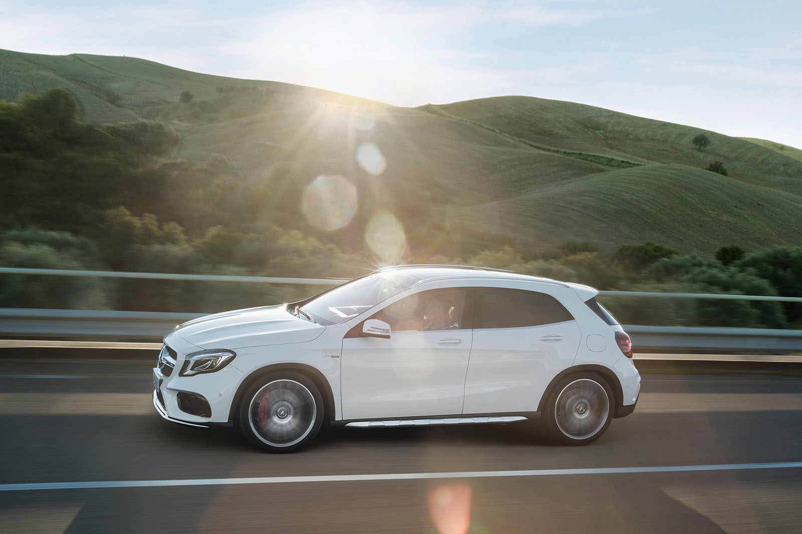 Mercedes benz gla facelift 0002