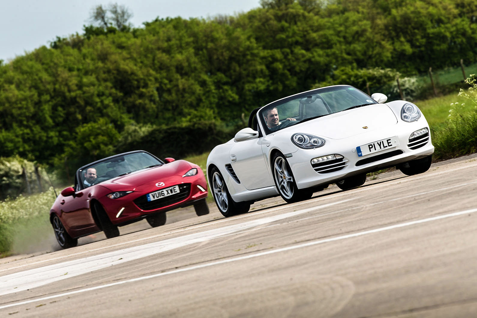 N v u boxster vs mx 5 084