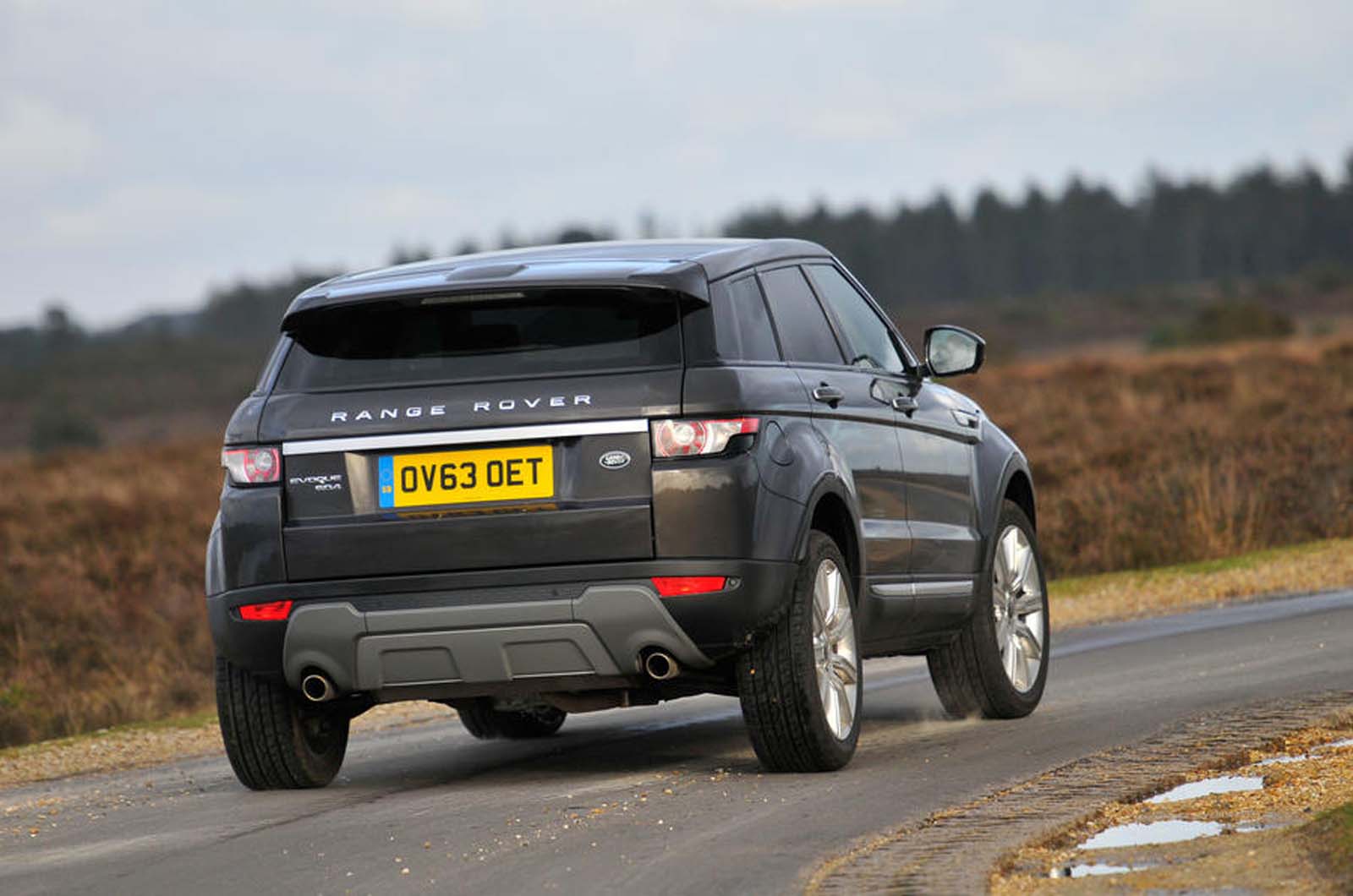 Range rover evoque rear 1