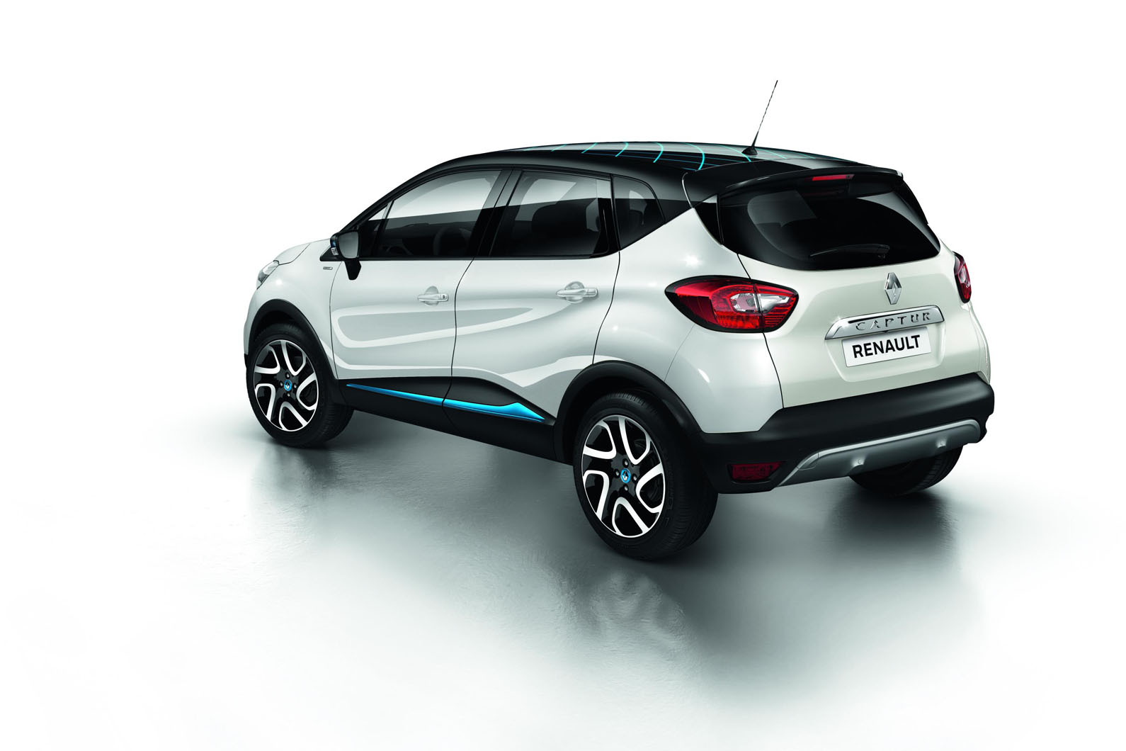 Renault captur iconic nav special edition 010716 1