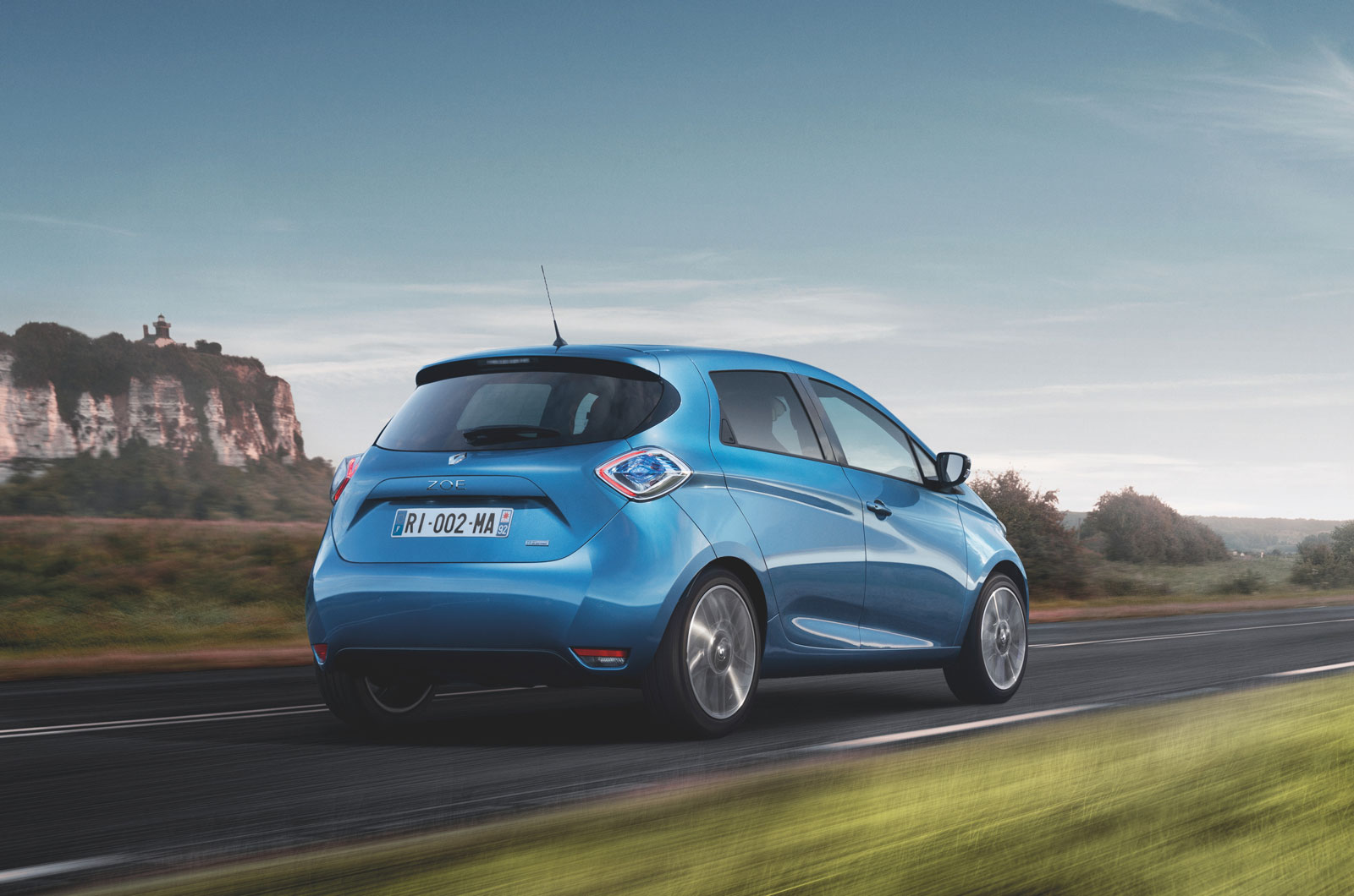 Zoe r110 my 2018 embargo 13h00 uk 190218 4