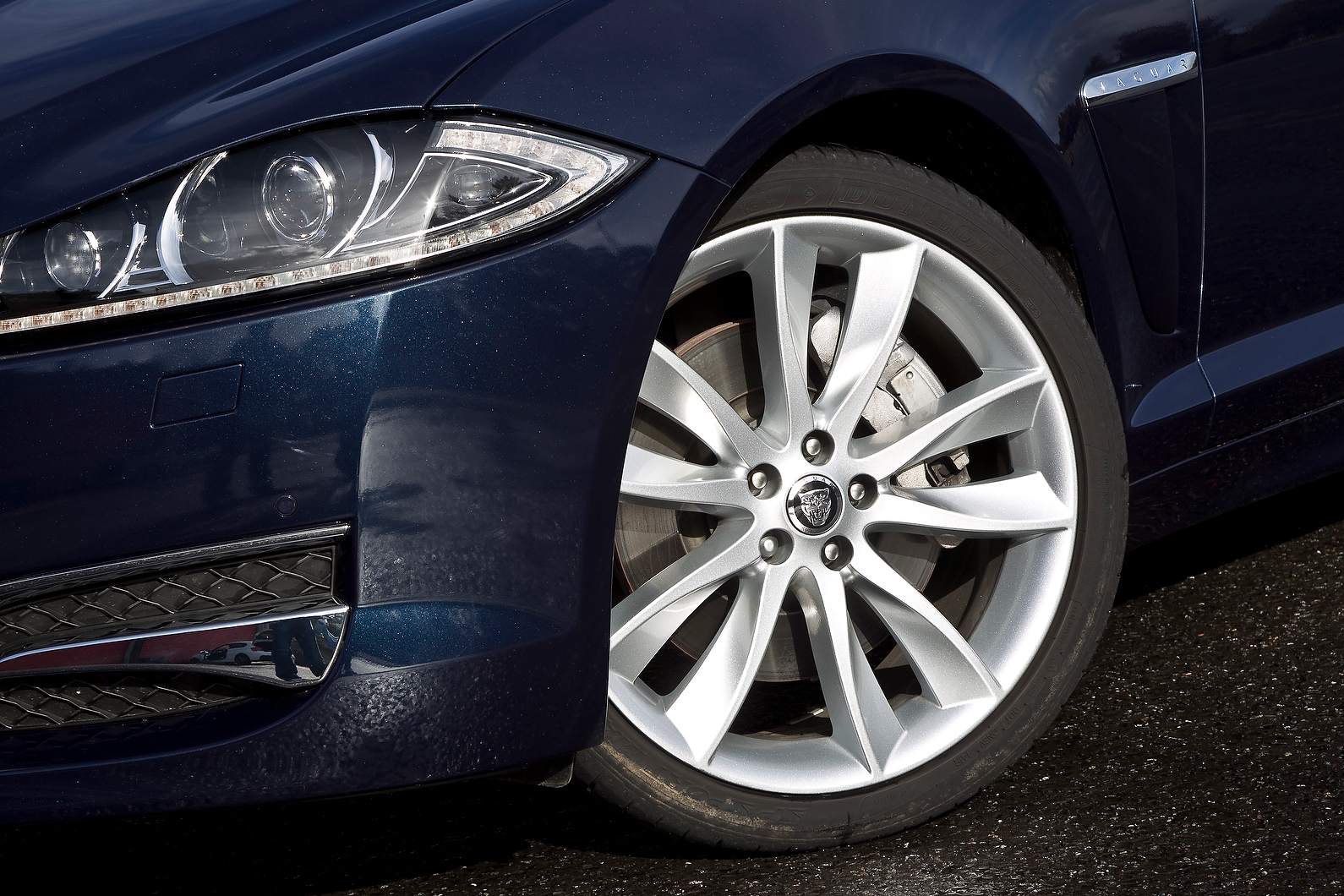 Jaguar XF Sportbrake 20in alloys