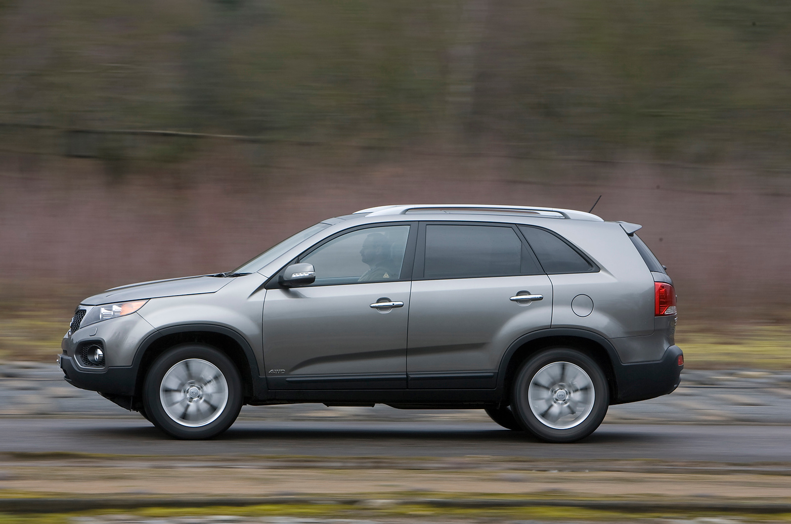 Kia Sorento side profile