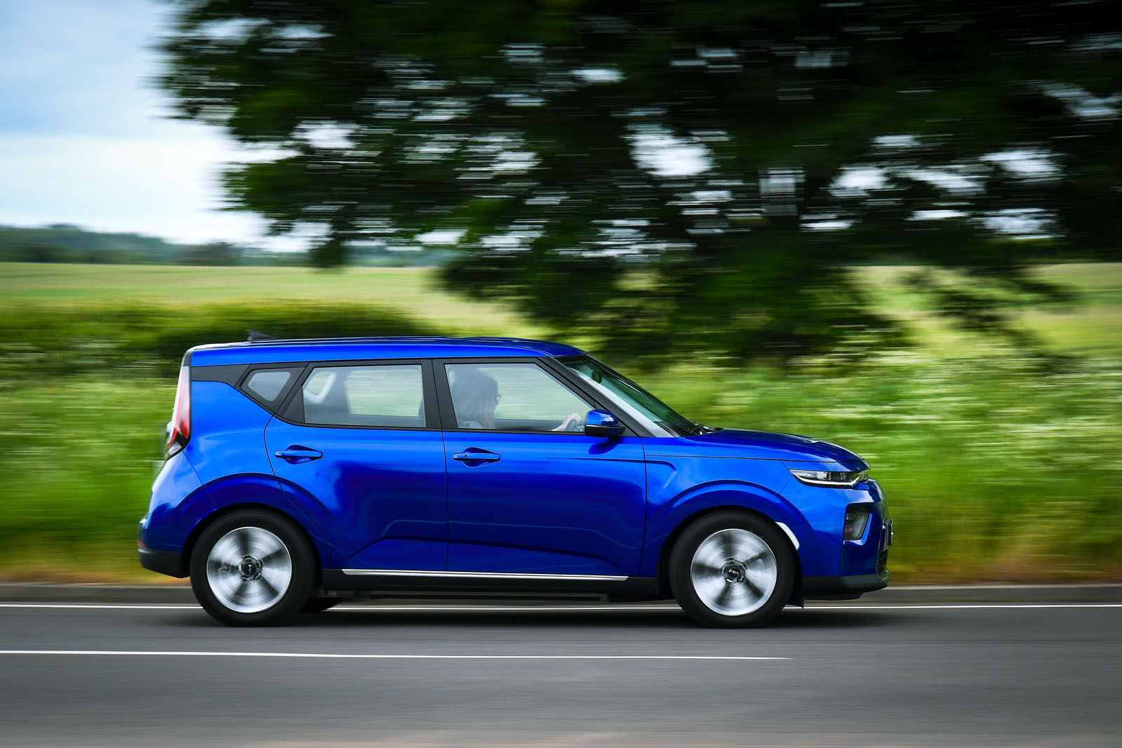 kia soul ev review 2023 02 panning