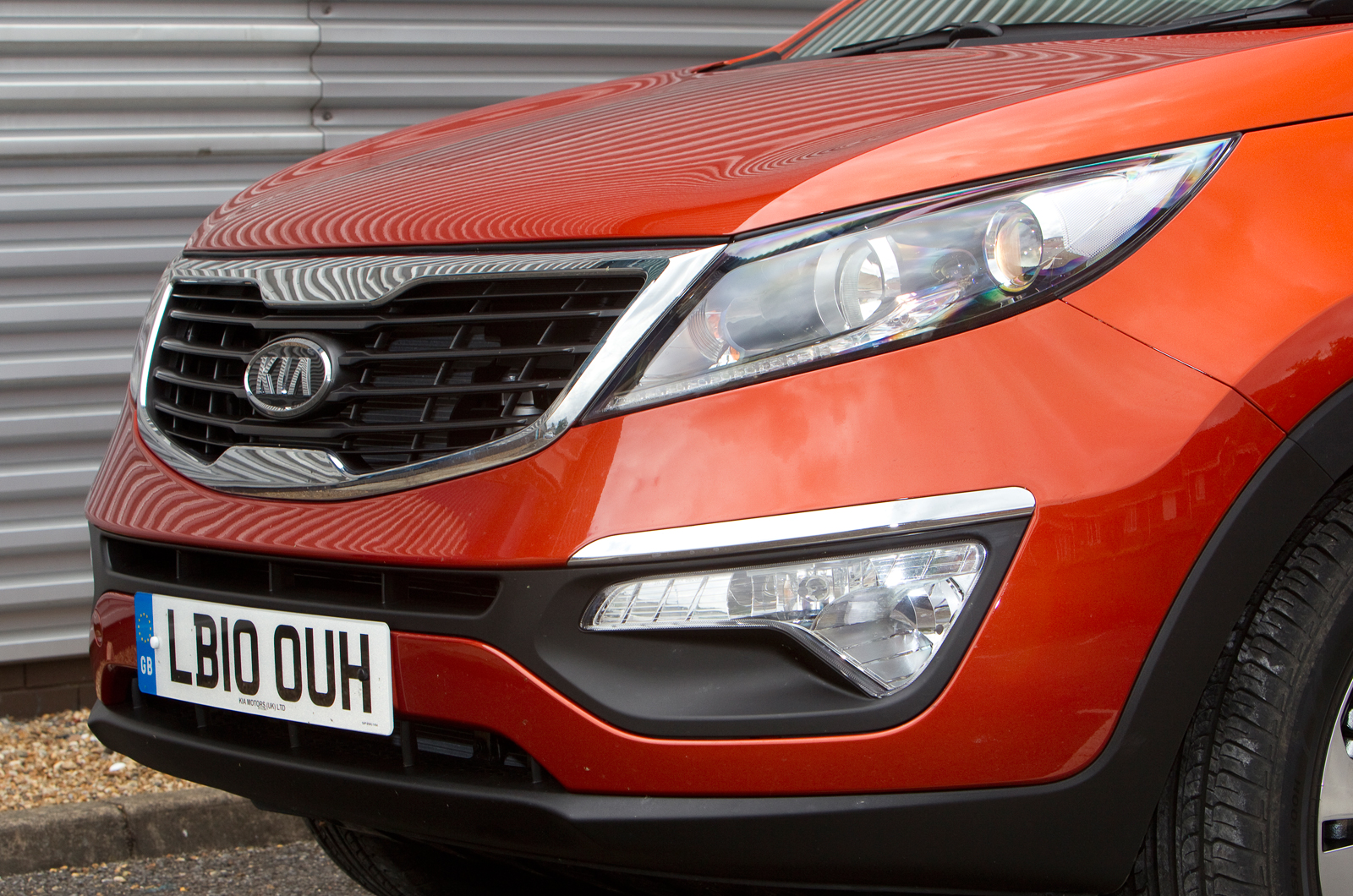 Kia Sportage front grille