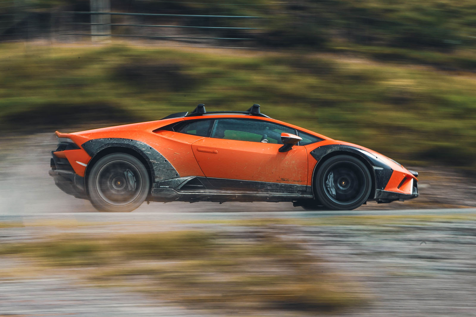 lamborghini sterrato review 2024 02 side panning