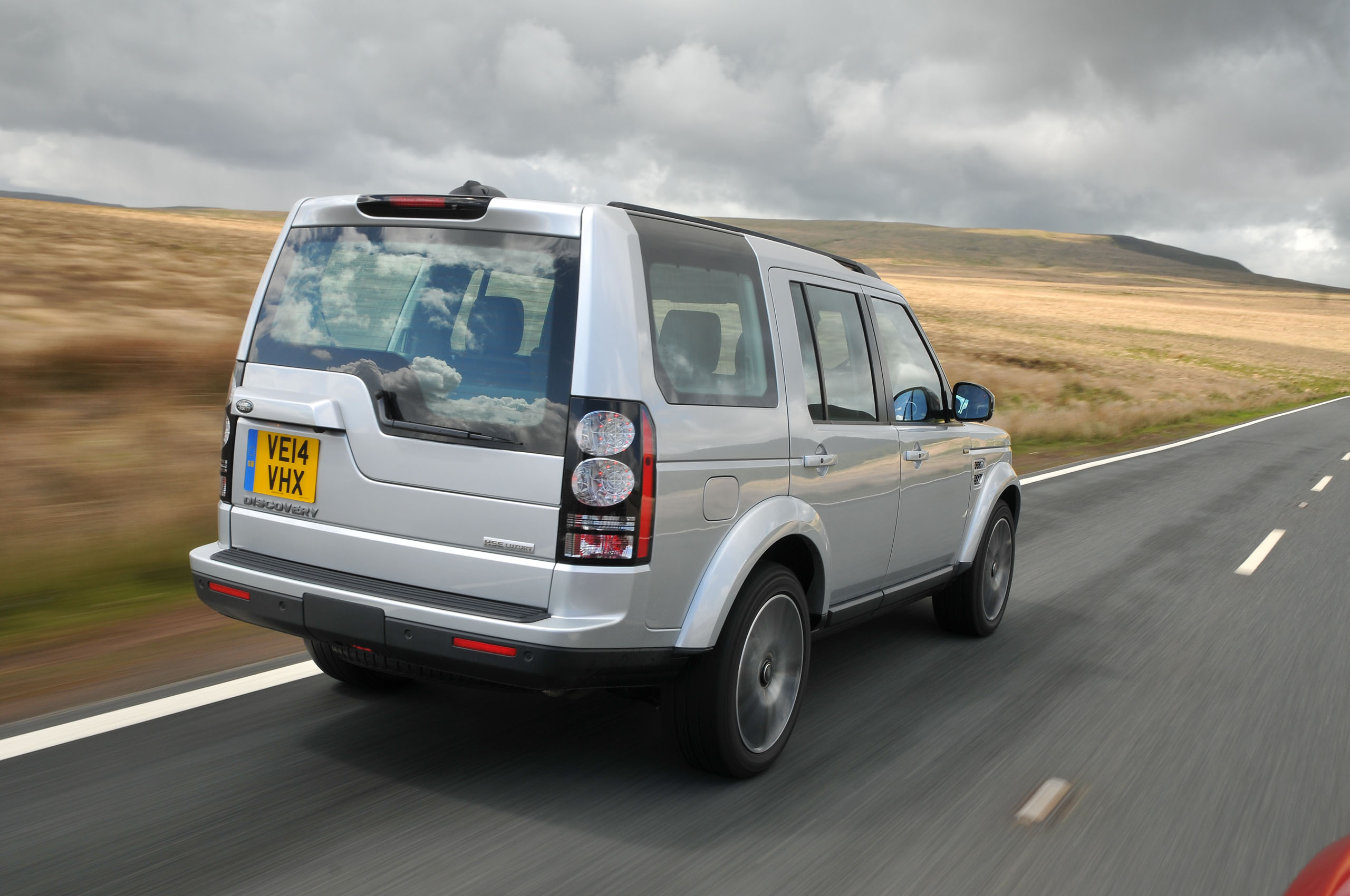 Land Rover Discovery rear