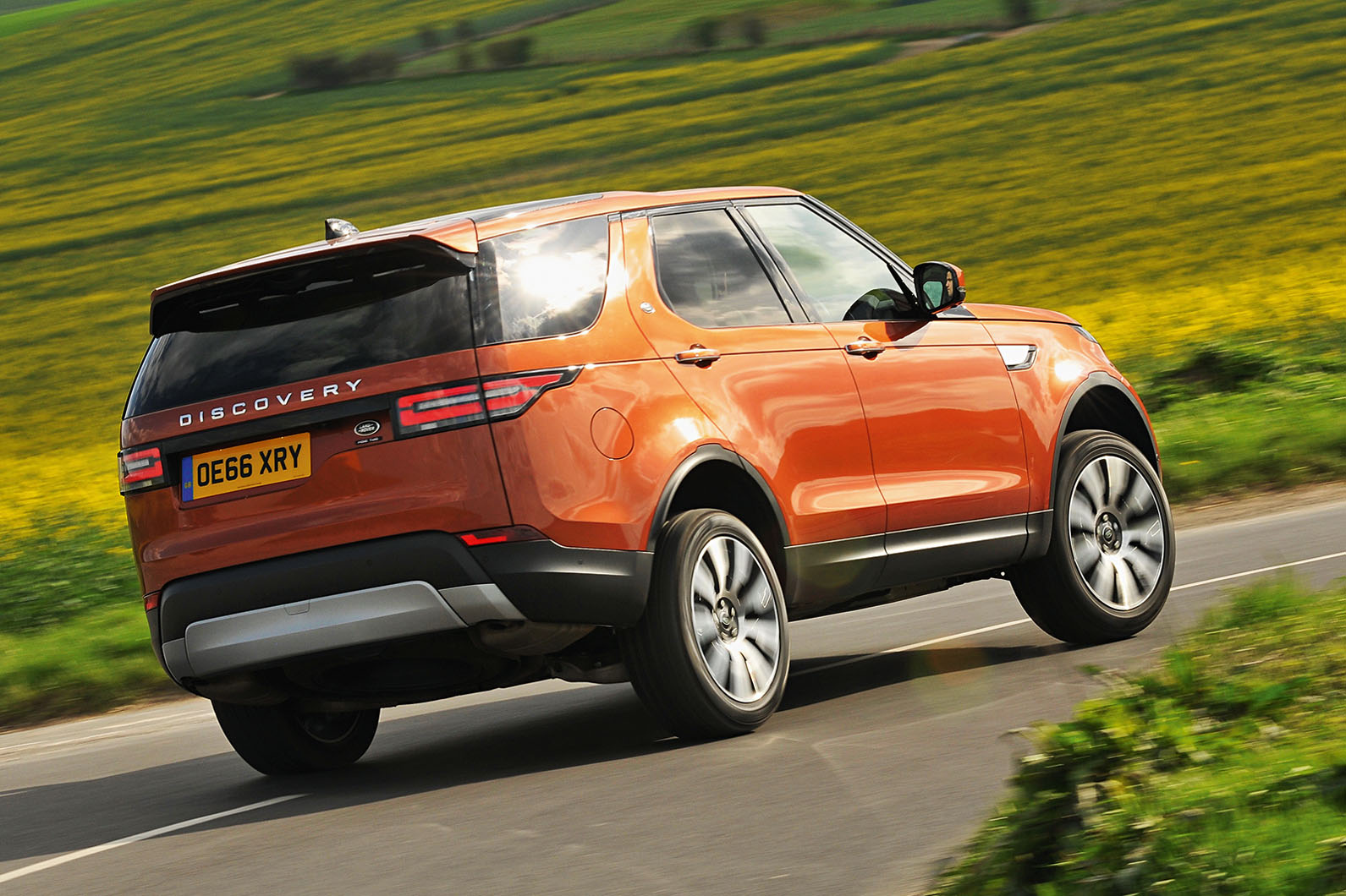 Land Rover Discovery rear