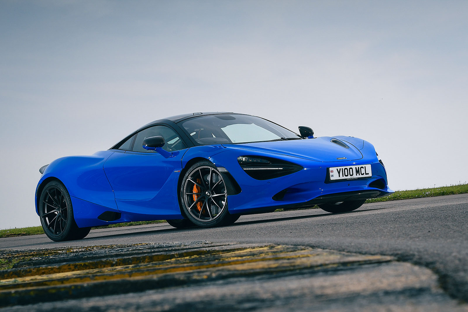 mclaren 750s review 2024 32 front static