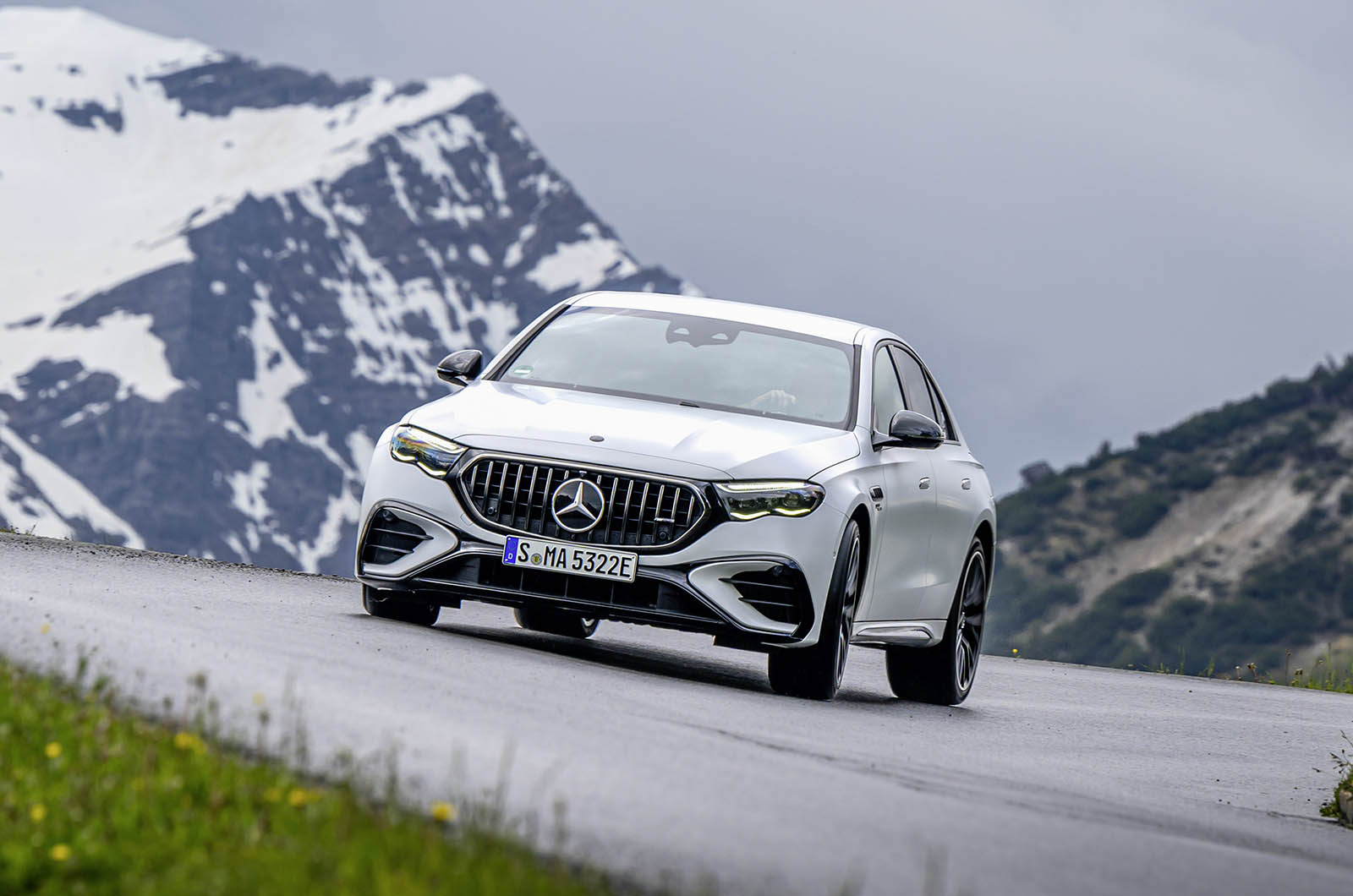 Merc AMG E53 Hybrid frontcorner