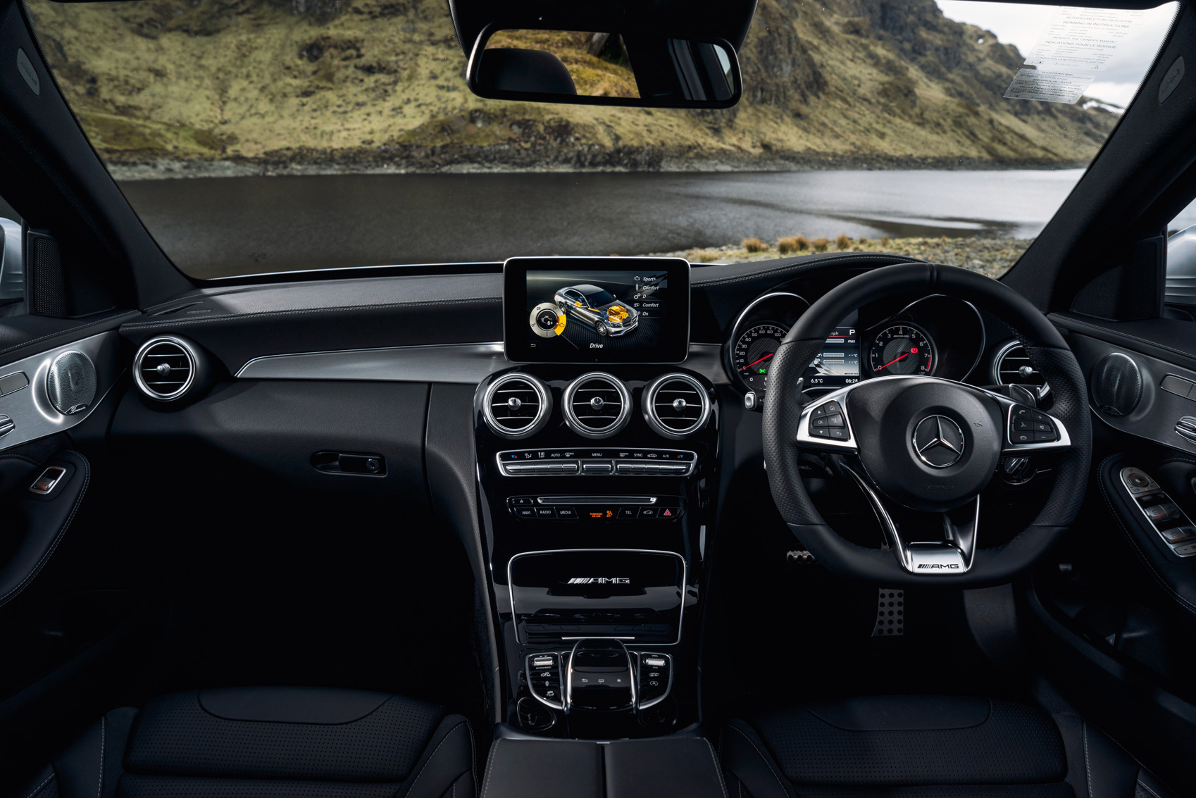 Mercedes-AMG C 63 dashboard