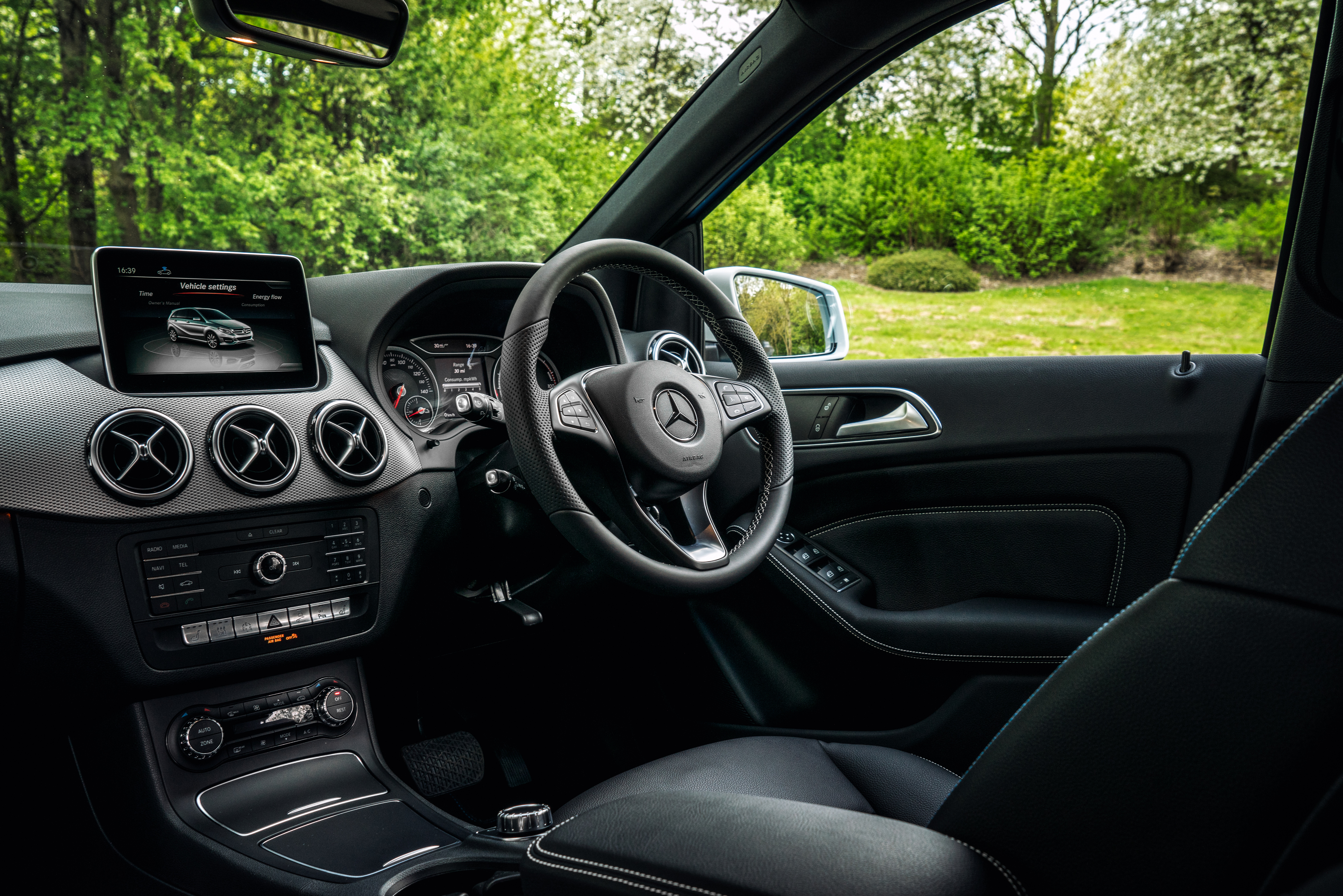 Mercedes-Benz B-Class interior