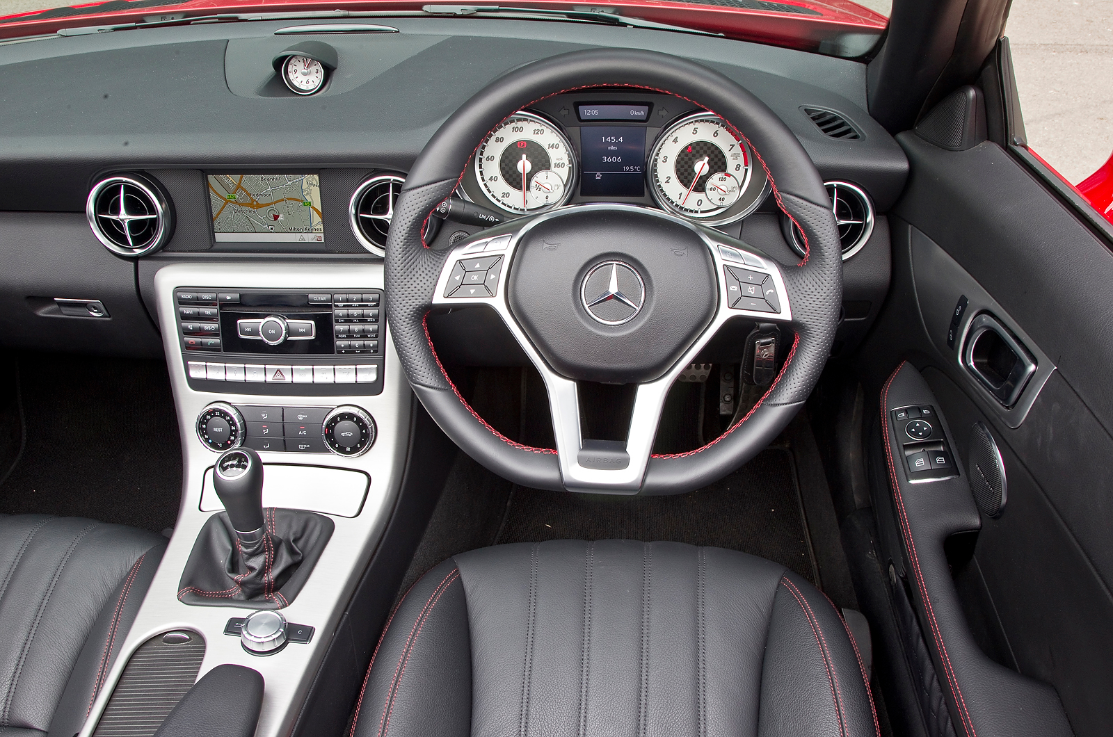 Mercedes-Benz SLK dashboard