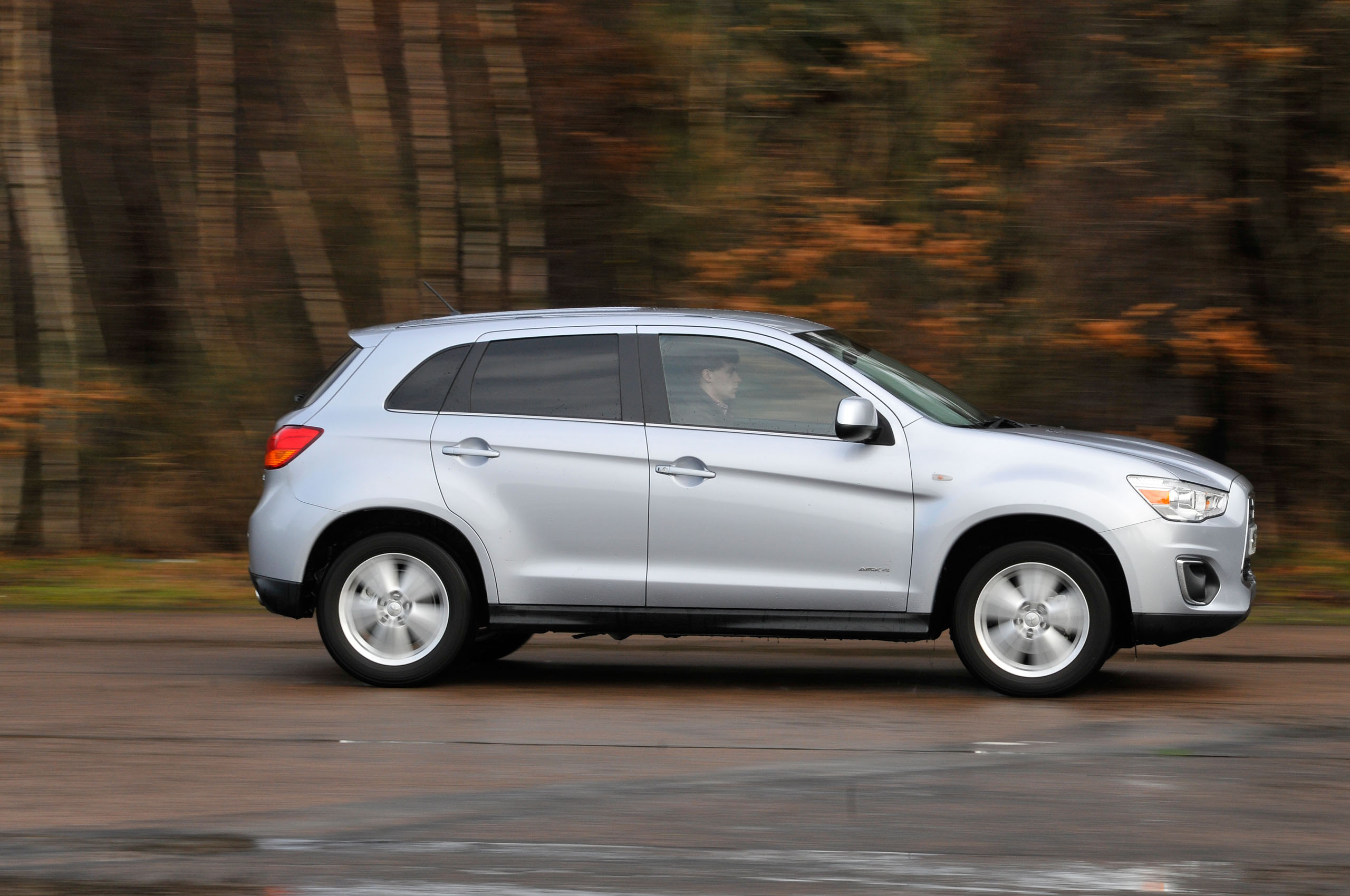 Mitsubishi ASX side profile