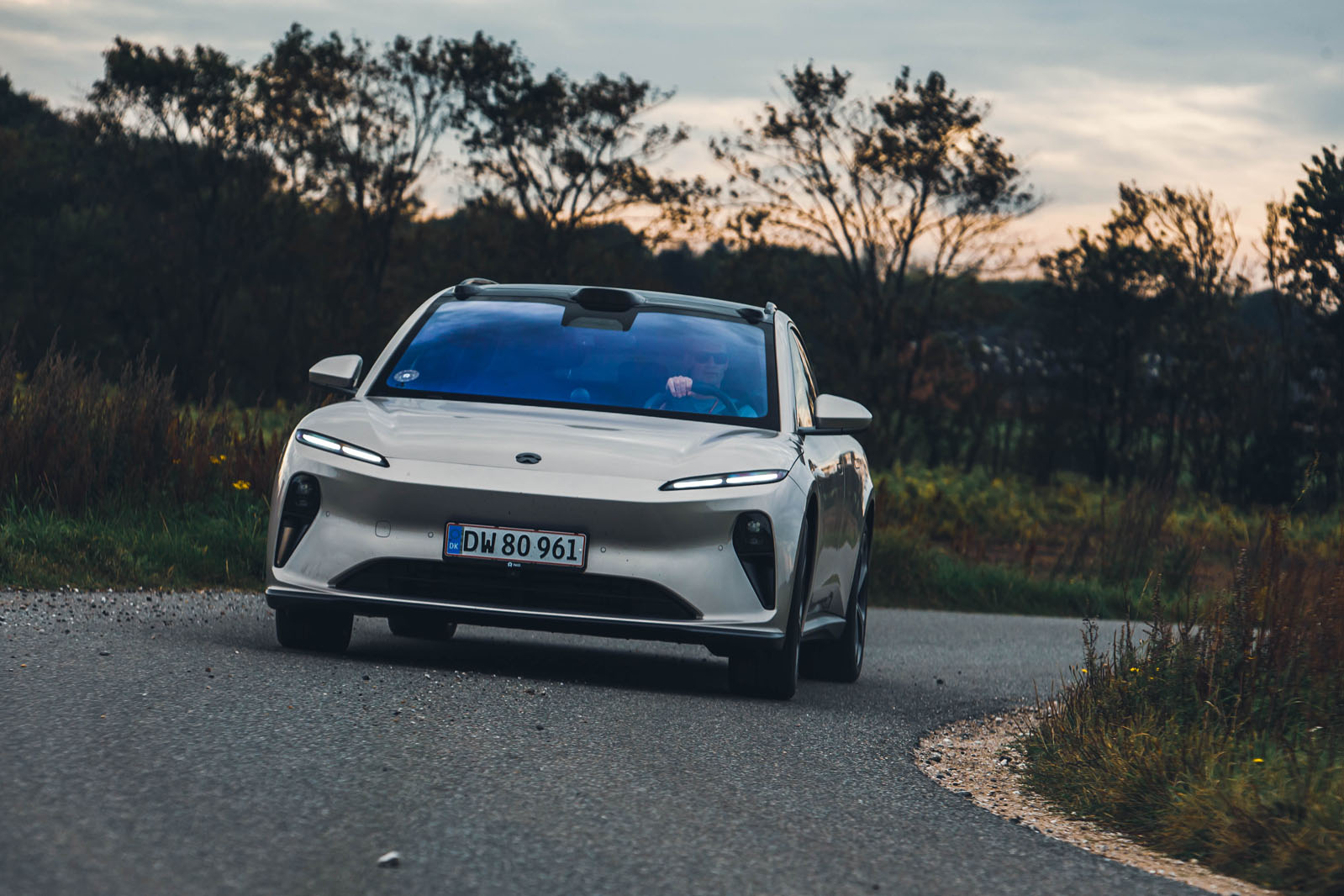 nio et5 touring review 2023 04 handling